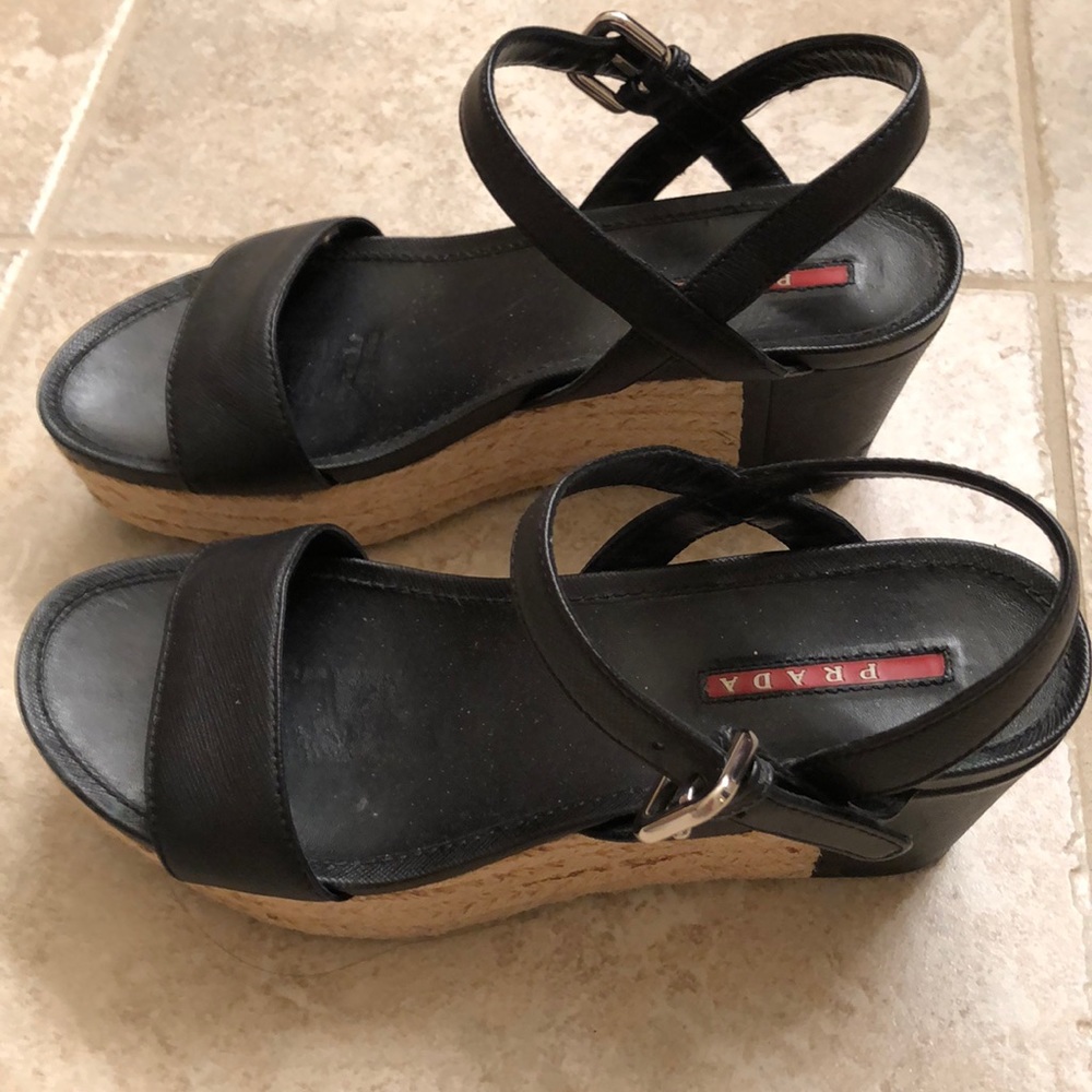 ✨HPx4!✨Prada Black Leather Wedge Sandals Size 38 - Picture 4 of 8